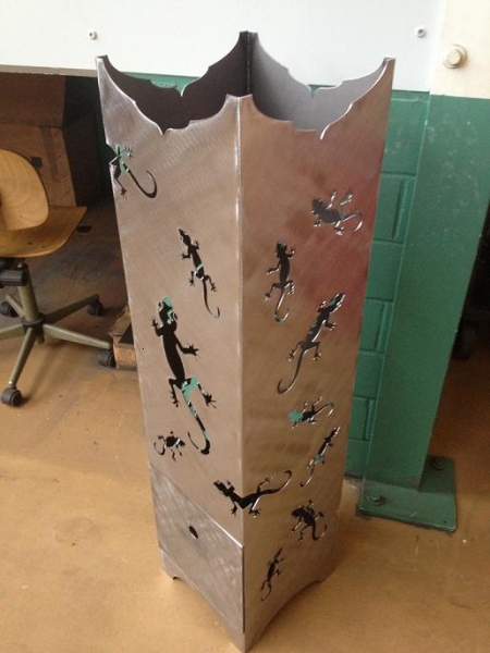 Feuersäule mit Echsen - Motiv