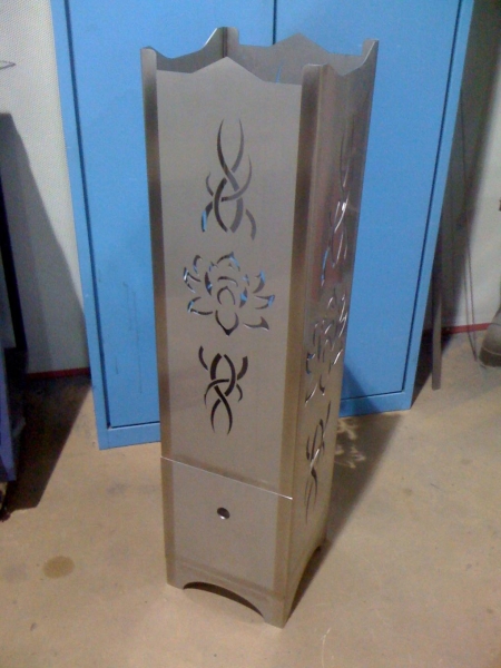 Feuersäule mit Lotusblüten - Motiv