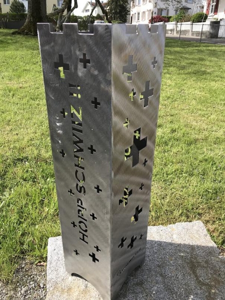 Feuersäule mit HOPP-SCHWIIZ - Motiv