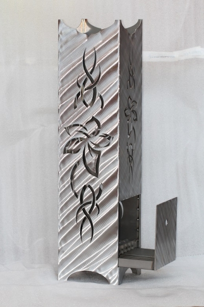 Feuersäule mit Blumen - Motiv