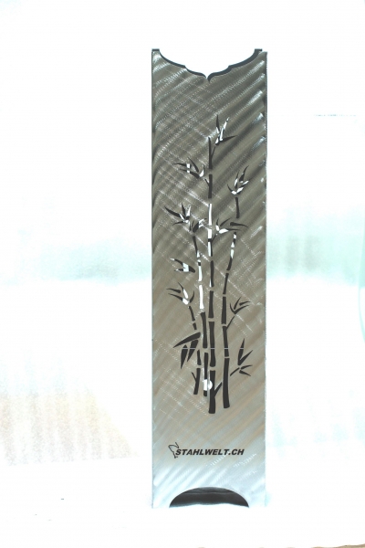 Blumensäule mit Bambusmotiv
