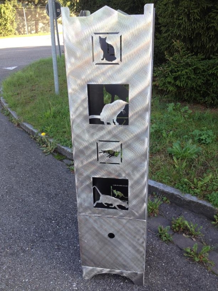 Feuersäule mit Katzenfenster - Motiv